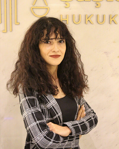 Avukat Aybüke Oran