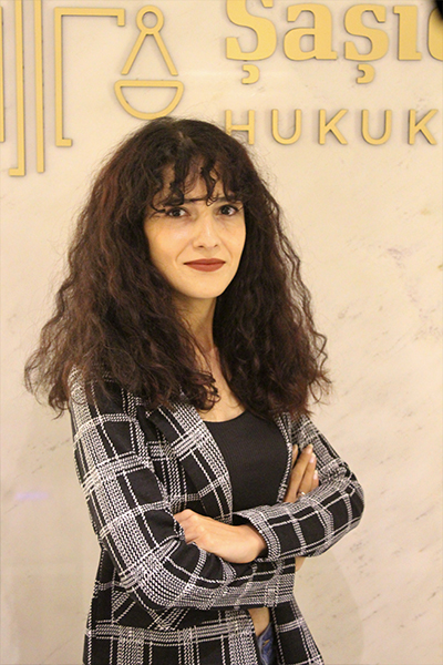 Avukat Aybüke Oran